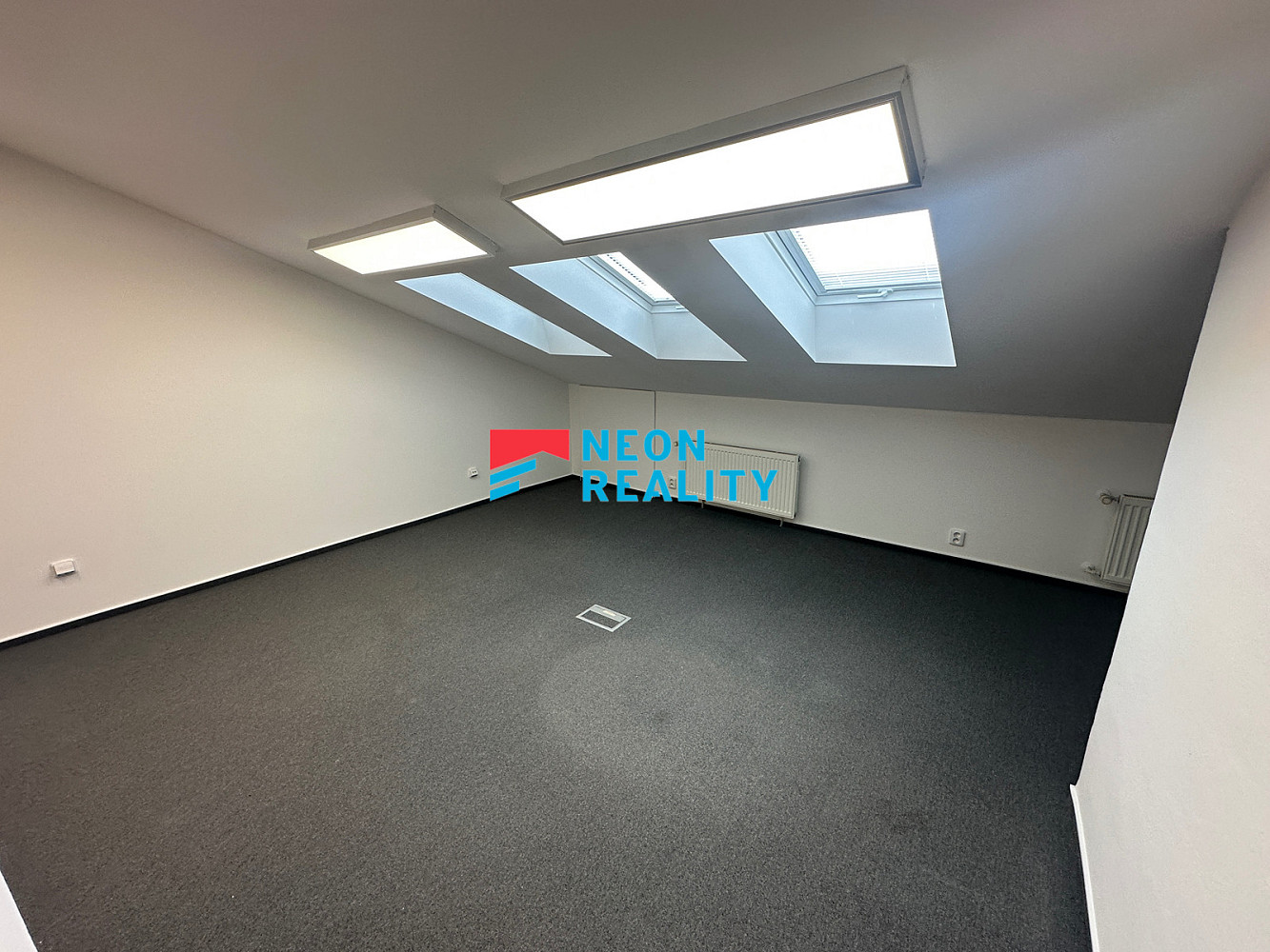 Pronájem kanceláře 47 m² — photo 4