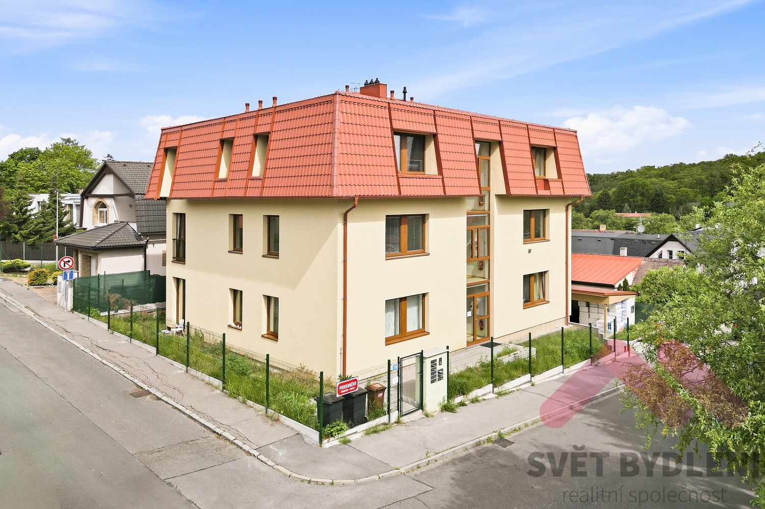 Pronájem krytého parkovacího stání, praha 9 - hloubětín ul. pokorného — photo 4