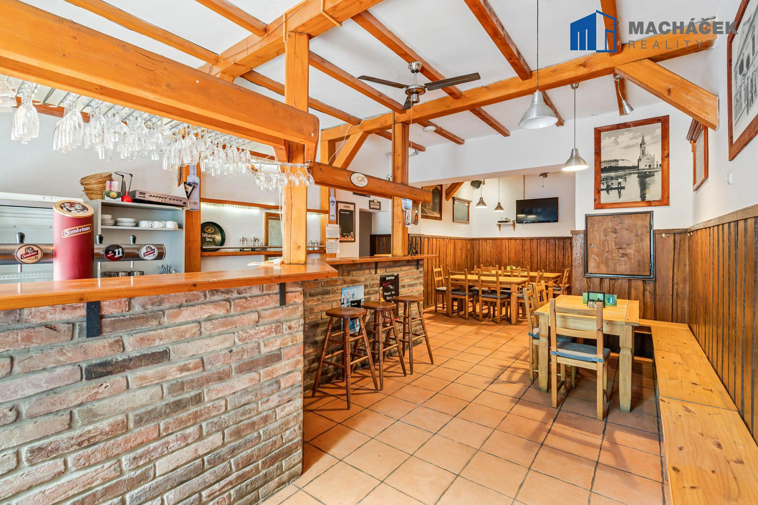 Prodej restaurace 669 m² – fotografie 2