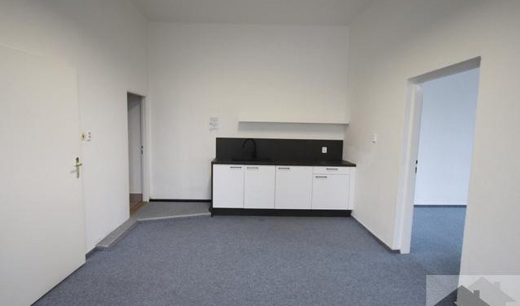 Pronájem kanceláře 58 m², Liberec – náhled fotky 4