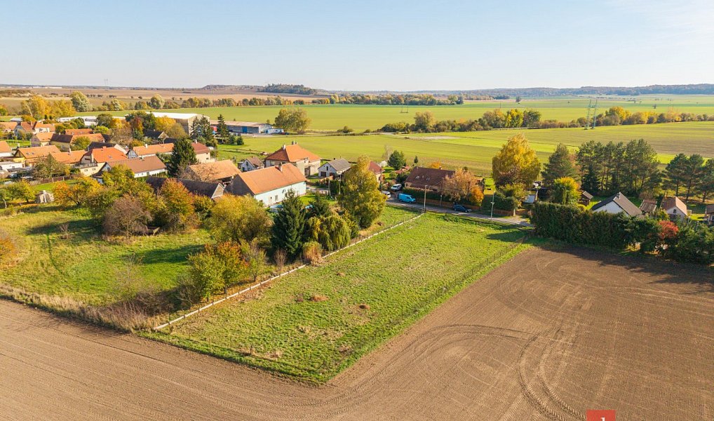Prodej stavebního pozemku 700 m², Přelouč – náhled fotky 2