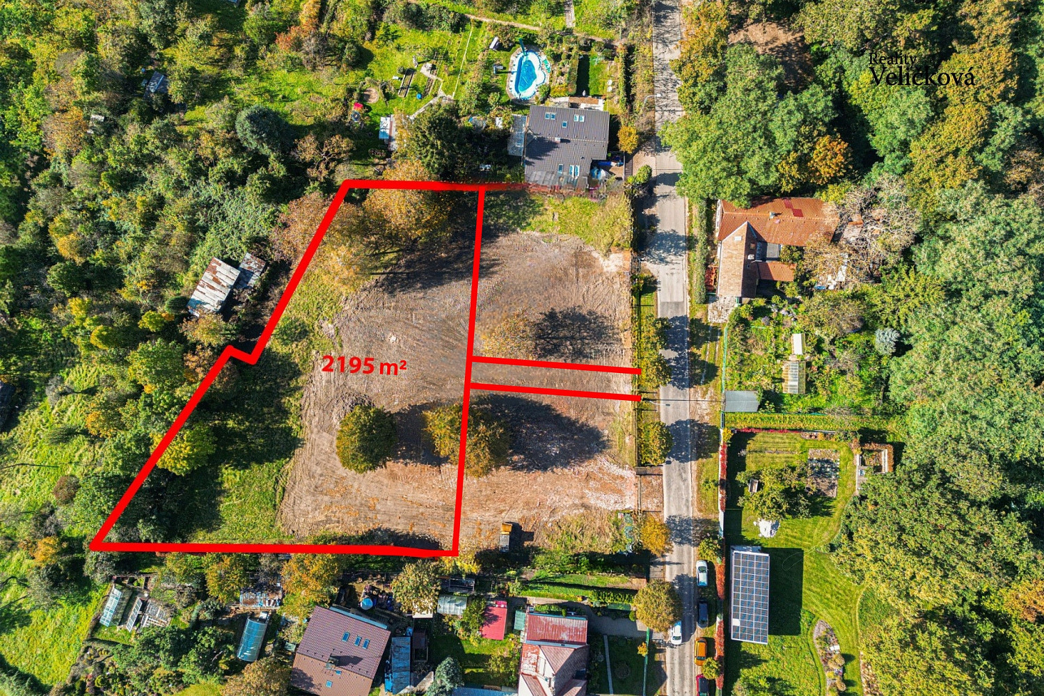 Prodej stavebního pozemku 2 195 m² – fotografie 3