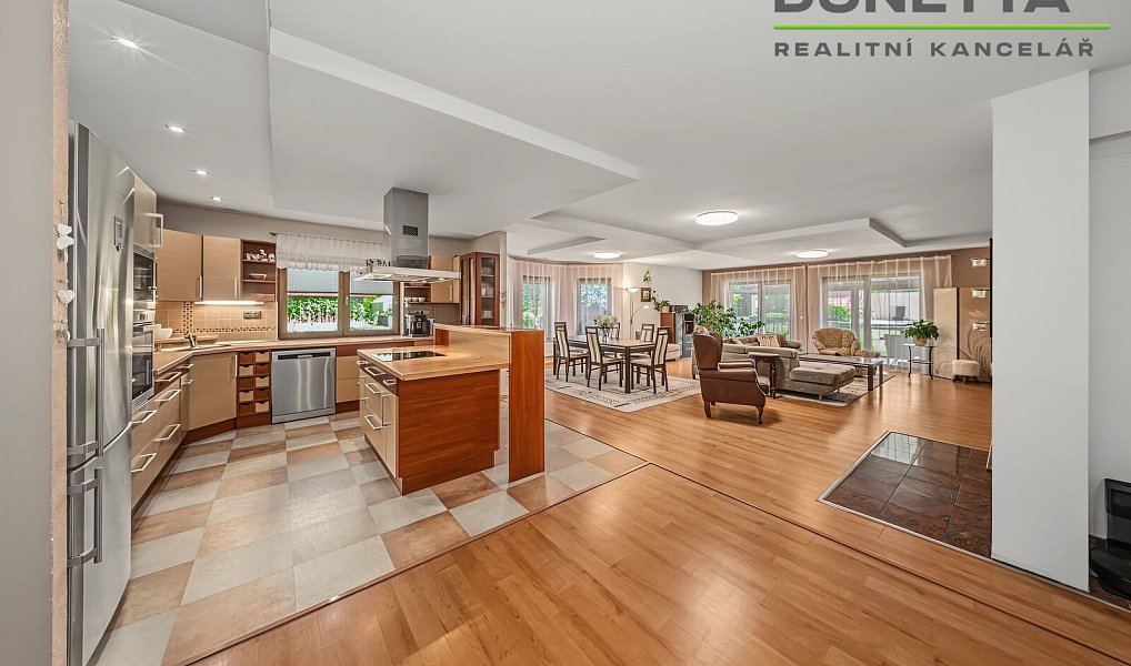 Prodej domu 233 m² s pozemkem 1 194 m², Mokrovousy – náhled fotky 11