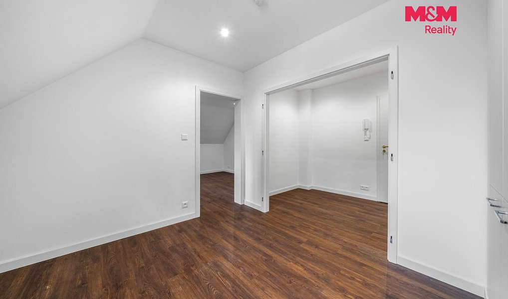 Prodej nájemního domu, činžáku 486 m², Dalovice – náhled fotky 11