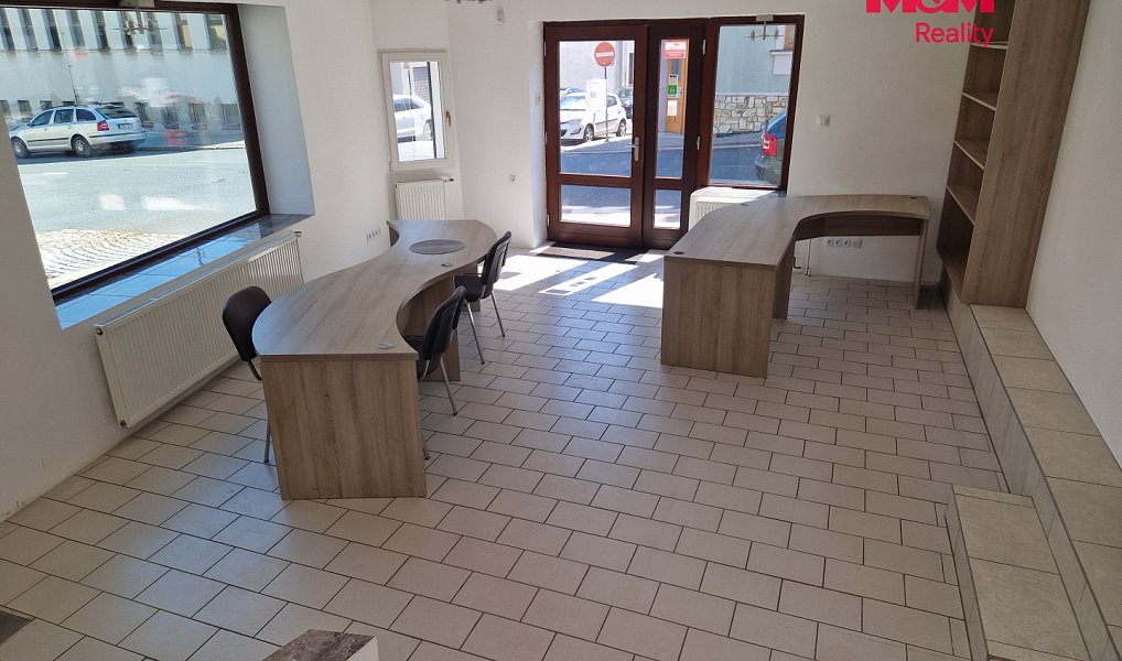 Pronájem obchodních prostor 124 m², Kolín – náhled fotky 3
