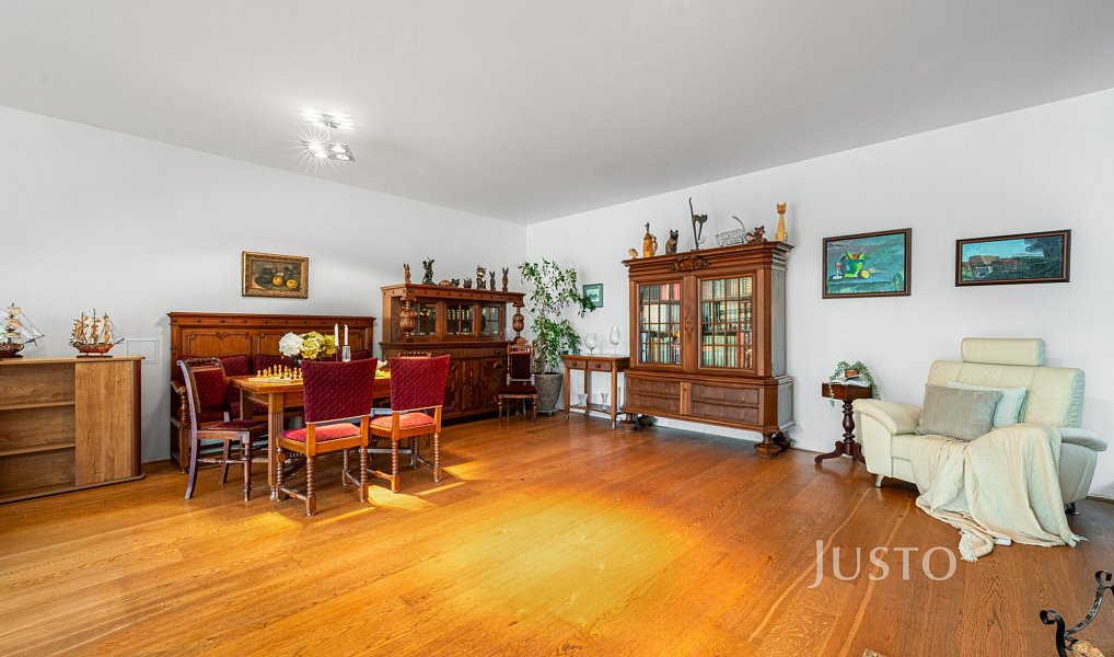 Prodej domu 456 m² s pozemkem 1 300 m², Jablonec nad Nisou – náhled fotky 8