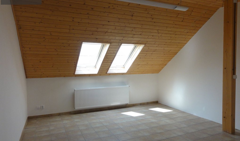 Pronájem kanceláře 44 m², Uherský Brod – náhled fotky 3