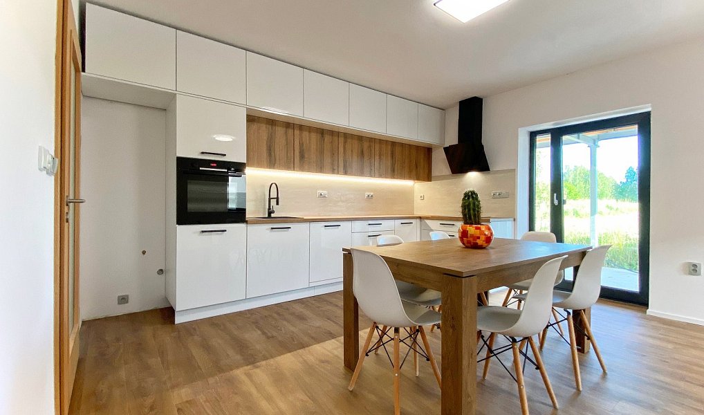 Prodej bytu 4+kk 87 m², Jindřichův Hradec – náhled fotky 2