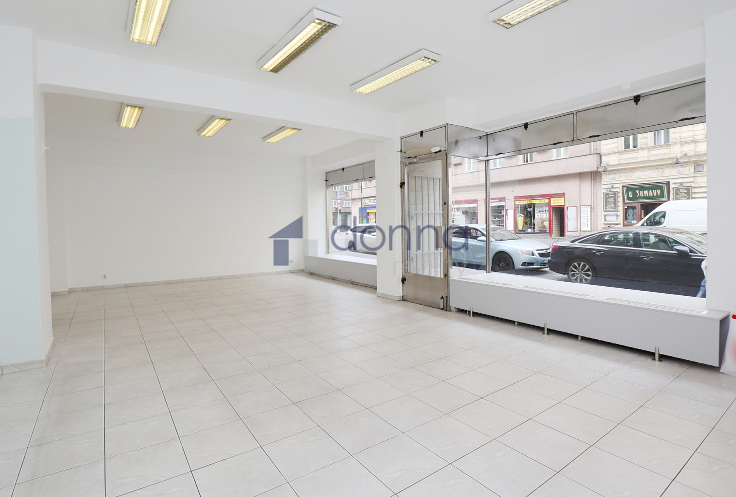 Pronájem obchodních prostor 81 m²