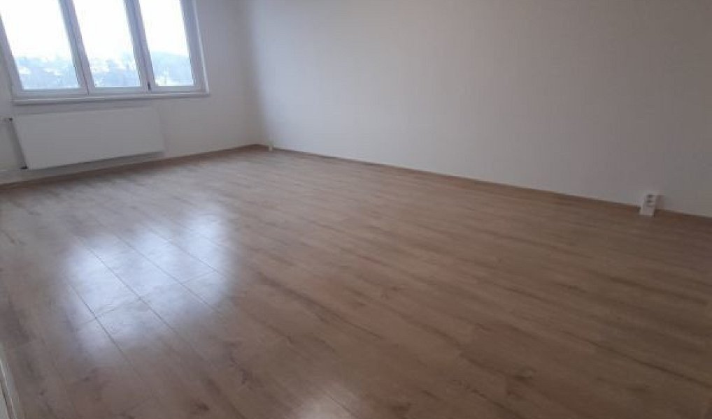 Prodej bytu 1+1 40 m², Loket – náhled fotky 2