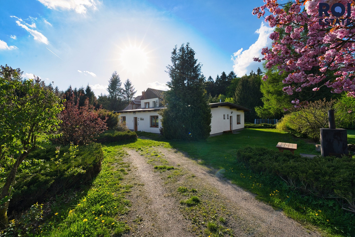 Prodej domu 575 m² s pozemkem 9 674 m²