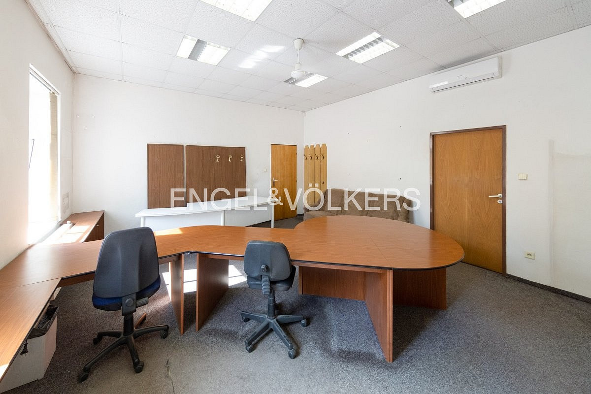 Pronájem kanceláře 58 m² – fotografie 3