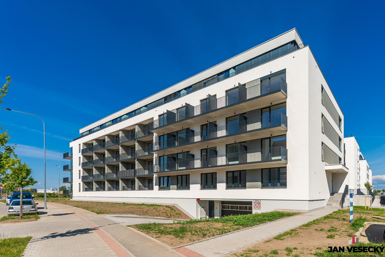 Prodej bytu 1+kk 32 m² — photo 2
