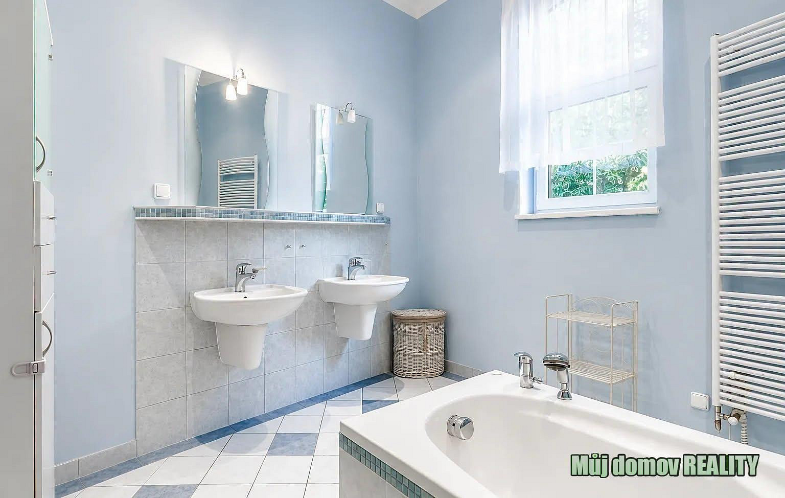 Pronájem domu 1 300 m² s pozemkem 1 022 m² – fotografie 4