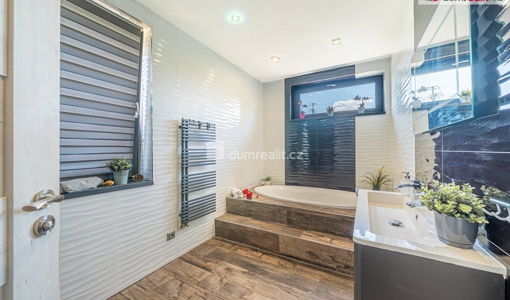 Prodej domu 159 m² s pozemkem 1 060 m², Záluží – náhled fotky 7