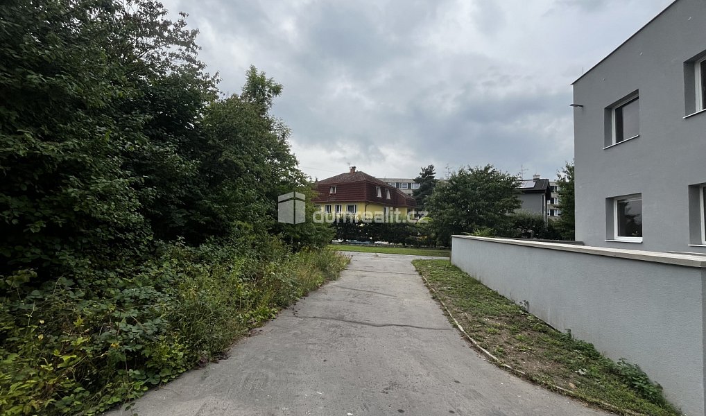 Pronájem obchodních prostor 223 m², Újezdeček – náhled fotky 7