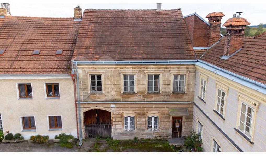 Prodej domu 198 m² s pozemkem 1 295 m², Chvalšiny – náhled fotky 2