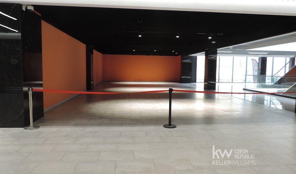 Pronájem obchodních prostor 78 m², Hradec Králové – náhled fotky 3