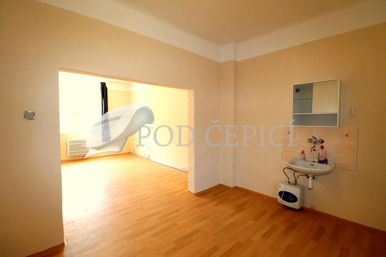 Pronájem kanceláře 73 m² – fotografie 4