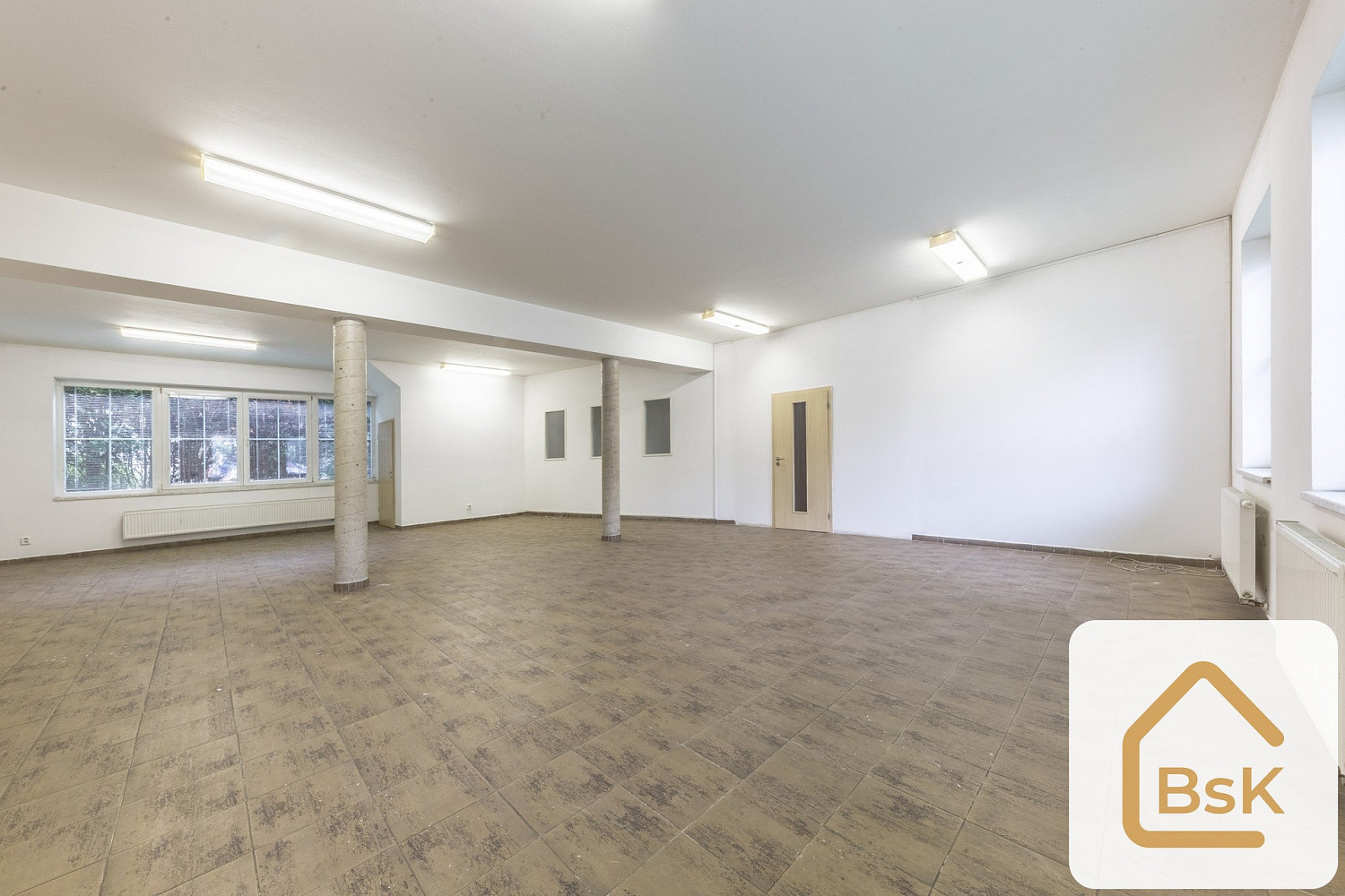 Pronájem obchodních prostor 228 m² – fotografie 4