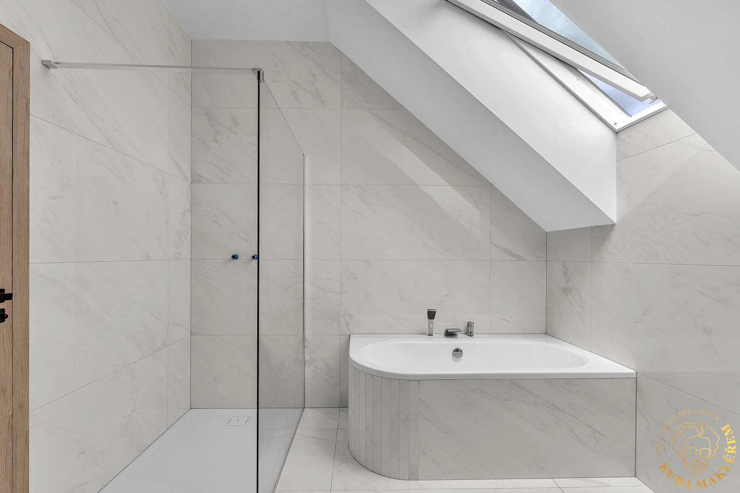Prodej domu 219 m² s pozemkem 367 m² – fotografie 3