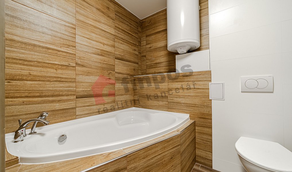 Pronájem bytu 4+kk 117 m², Bruntál – náhled fotky 3