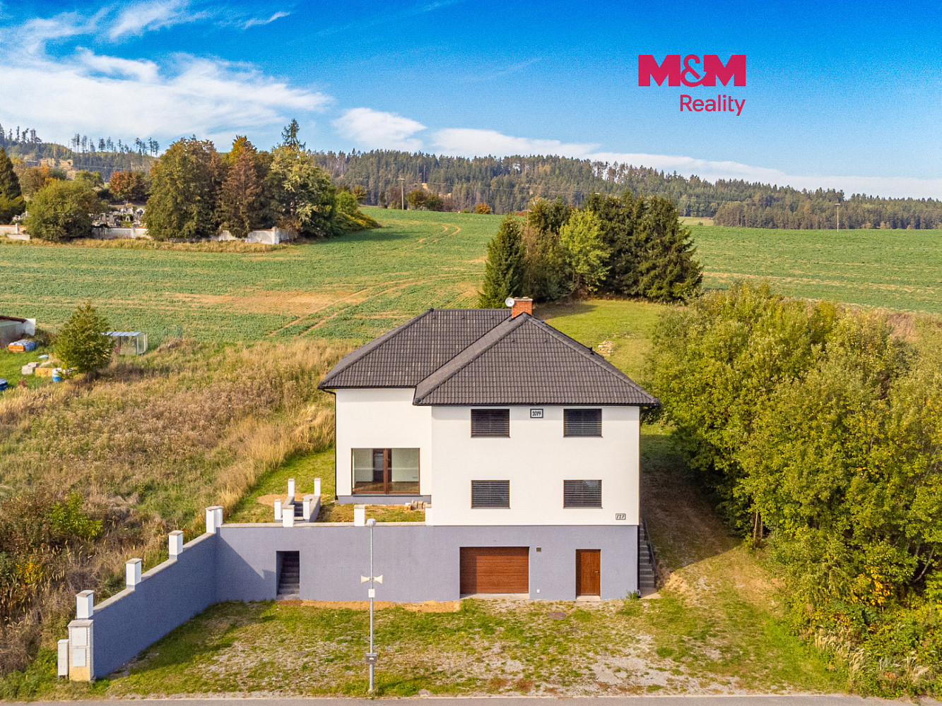 Prodej domu 450 m² s pozemkem 1 649 m²