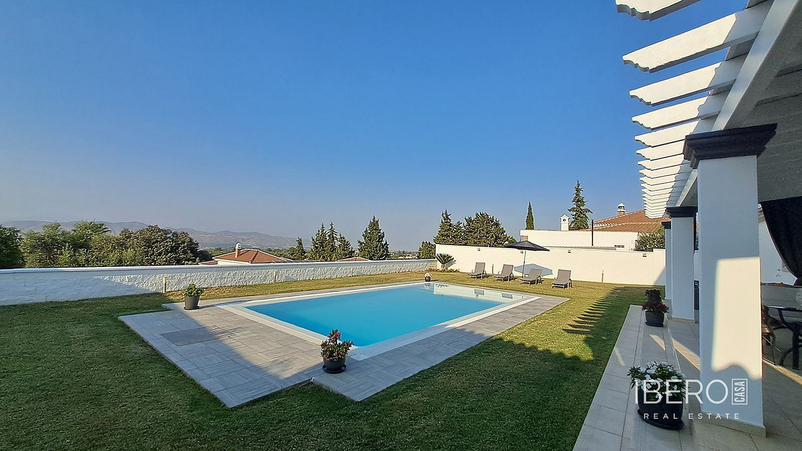 Prodej domu 405 m² s pozemkem 986 m²