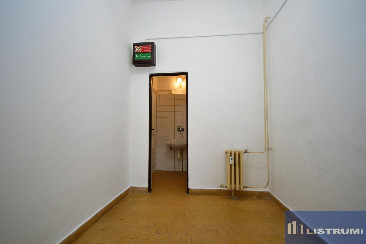 Pronájem obchodních prostor 31 m² – fotografie 4