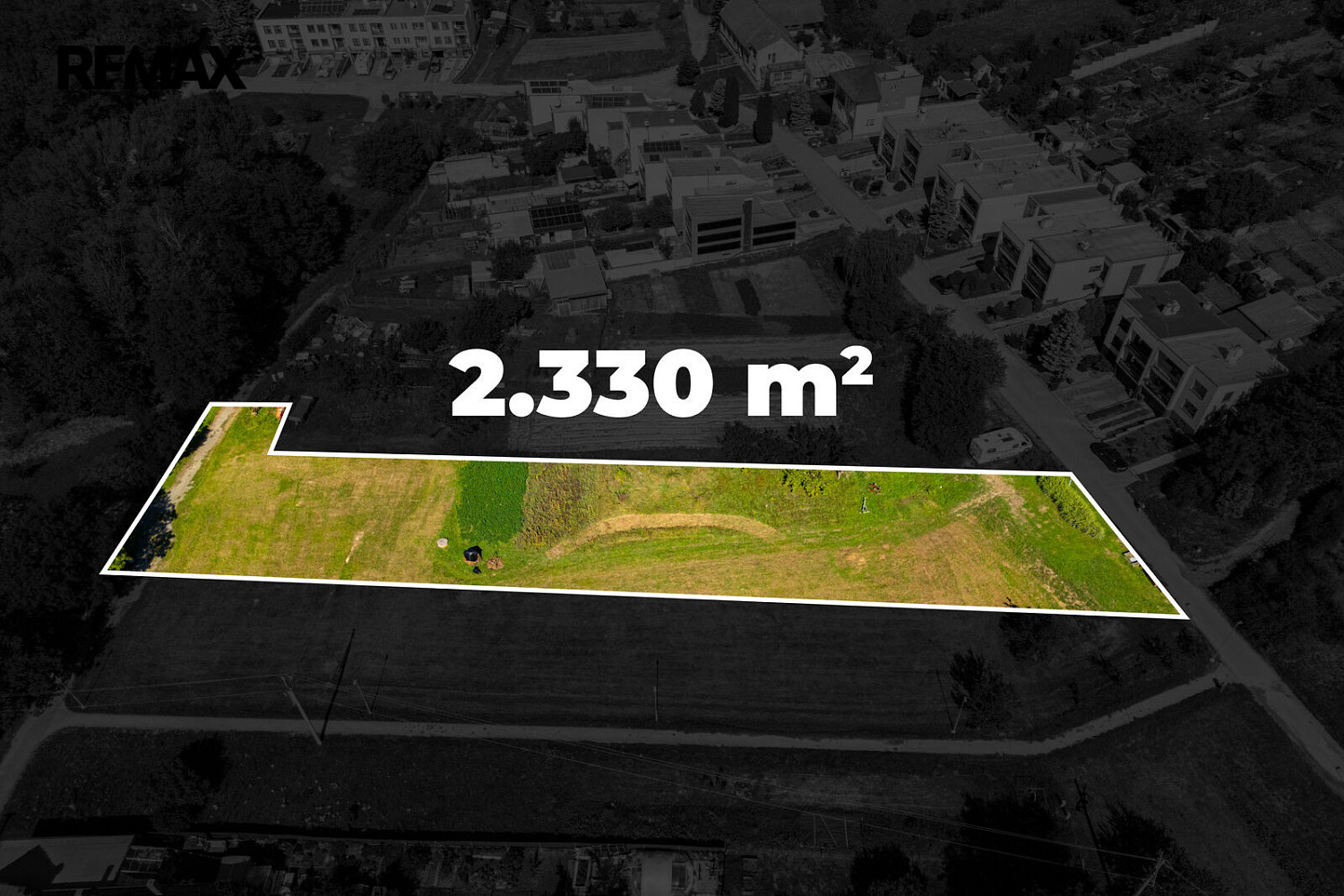 Prodej stavebního pozemku 2 330 m² – fotografie 2