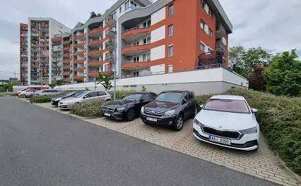 Pronájem bytu 1+kk 34 m², Nademlejnská, Praha 9 - Hloubětín