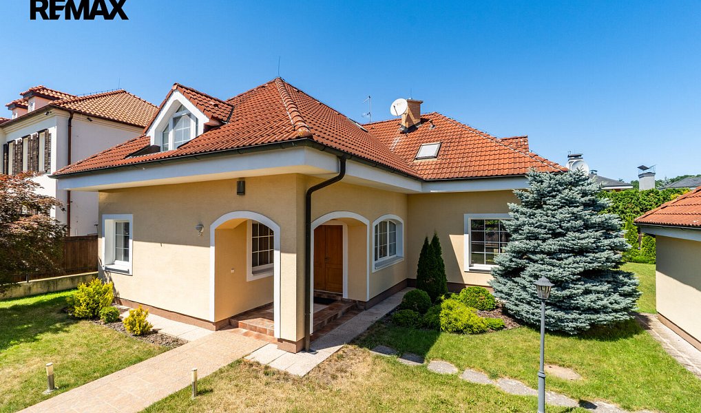 Pronájem domu 280 m² s pozemkem 764 m², Průhonice – fotka 1 z 60