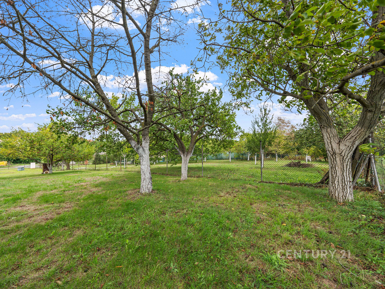 Prodej stavebního pozemku 661 m² – fotografie 3