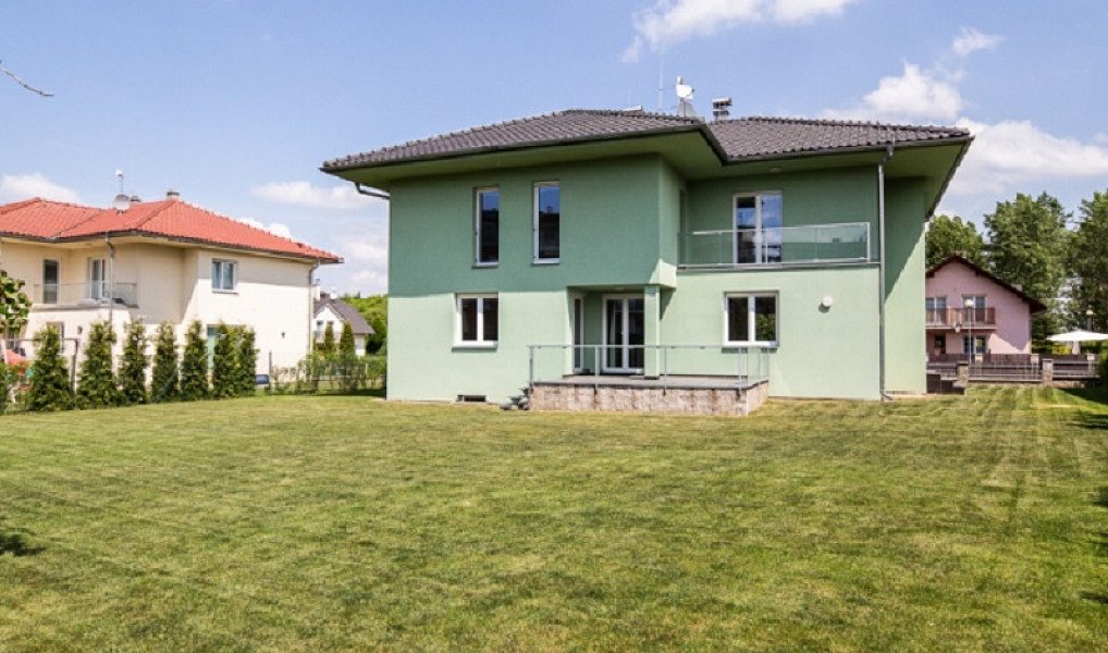Pronájem domu 350 m² s pozemkem 1 000 m², Průhonice – fotka 1 z 10