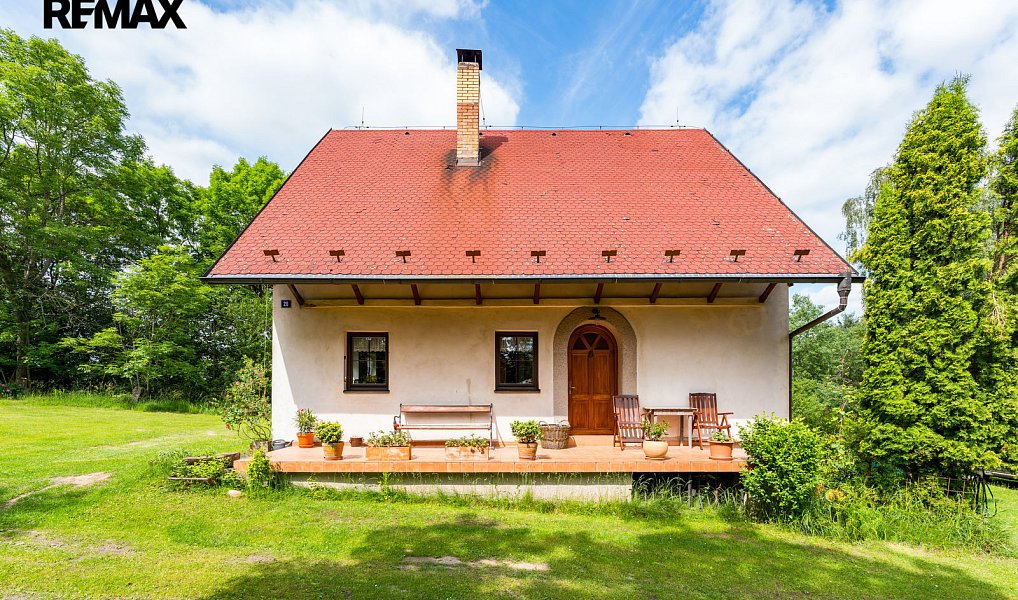 Prodej domu 150 m² s pozemkem 3 942 m², Blatce – náhled fotky 2