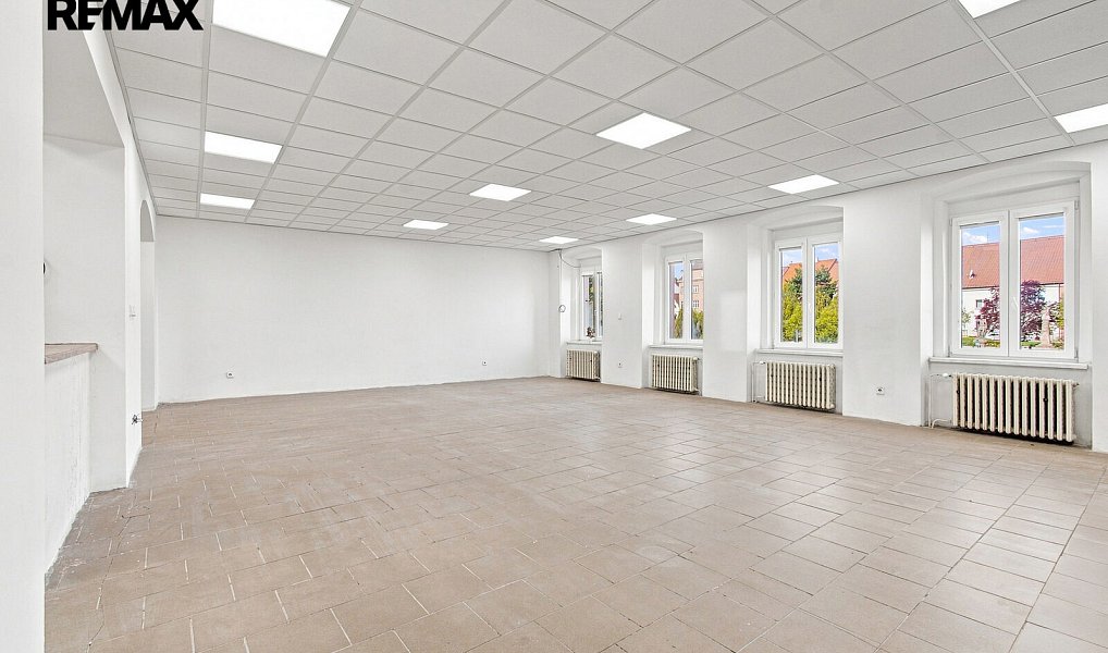 Pronájem obchodních prostor 171 m², Přeštice – náhled fotky 4