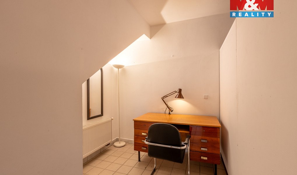 Prodej obchodních prostor 440 m², Postoloprty – náhled fotky 29