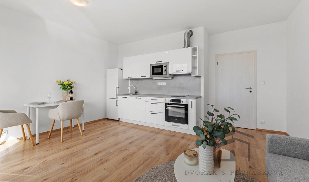 Prodej bytu 1+kk 30 m², Praha – náhled fotky 2