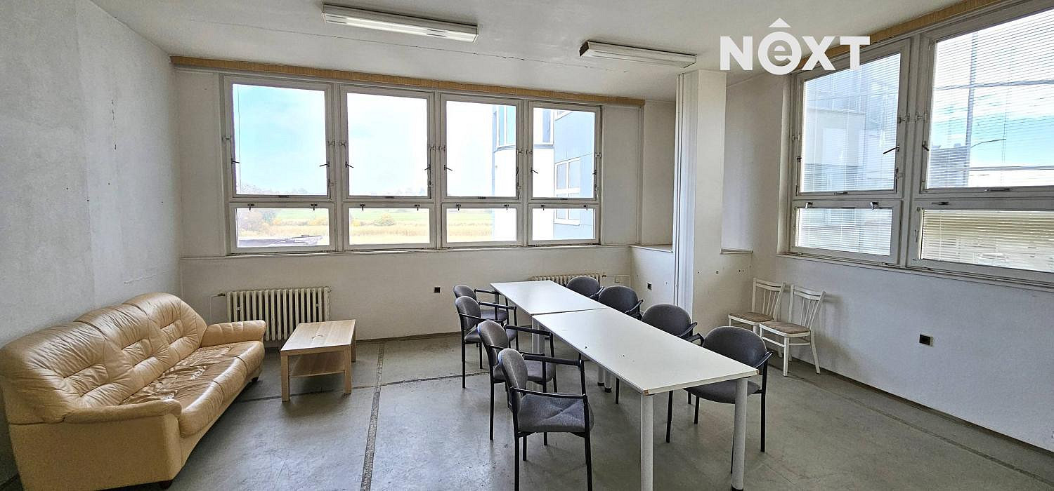 Pronájem kanceláře 68 m² — photo 3