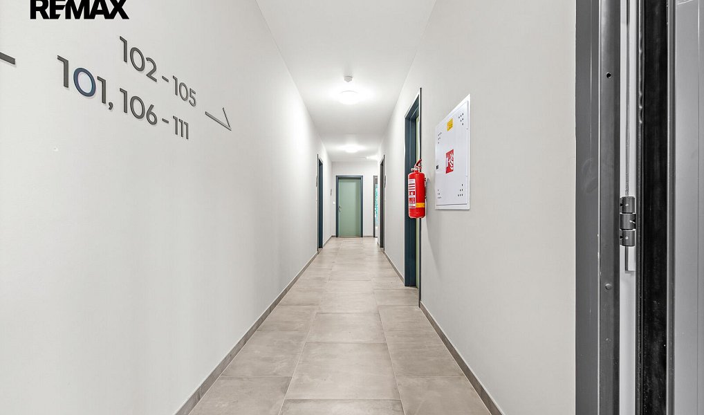 Prodej bytu 2+kk 60 m², Praha – náhled fotky 27