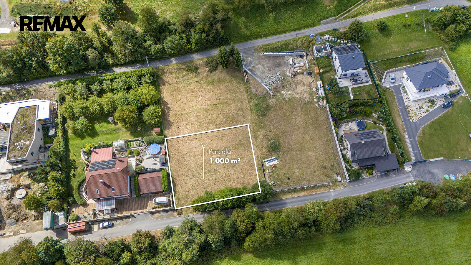 Prodej stavebního pozemku 1 000 m² – fotografie 3