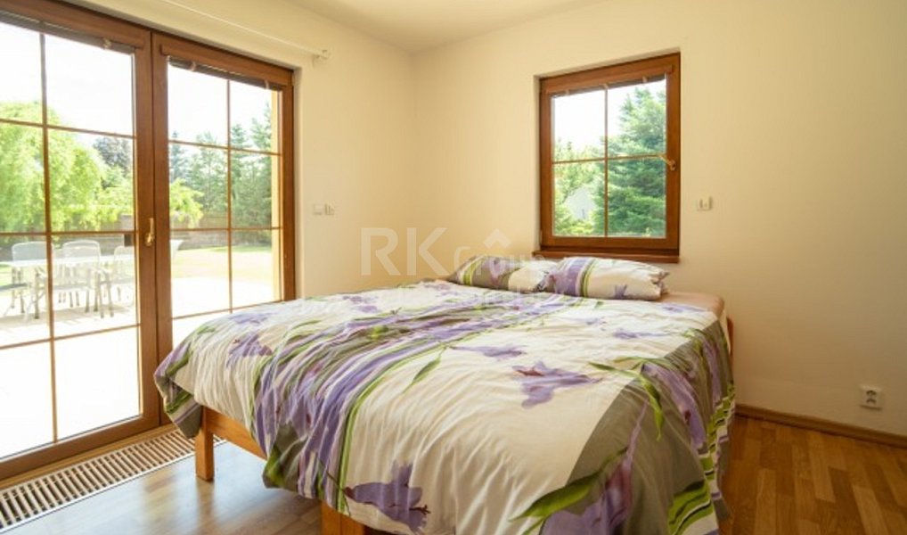 Prodej domu 338 m² s pozemkem 1 259 m², Lány – náhled fotky 16