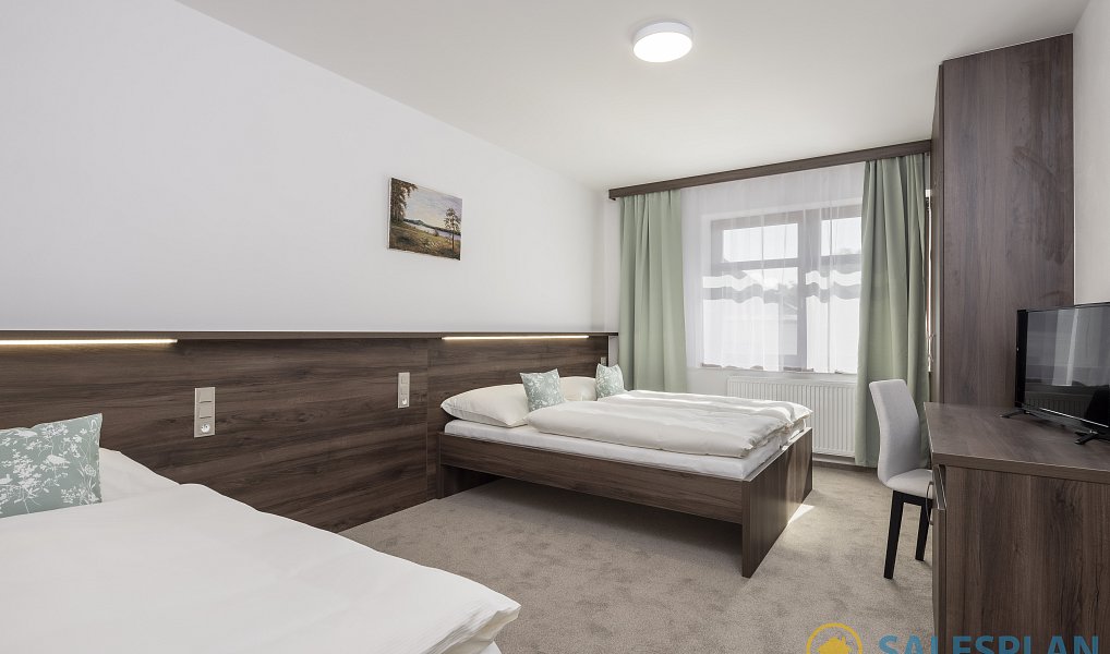 Prodej ubytovacího objektu 1 342 m², Doksy – náhled fotky 6