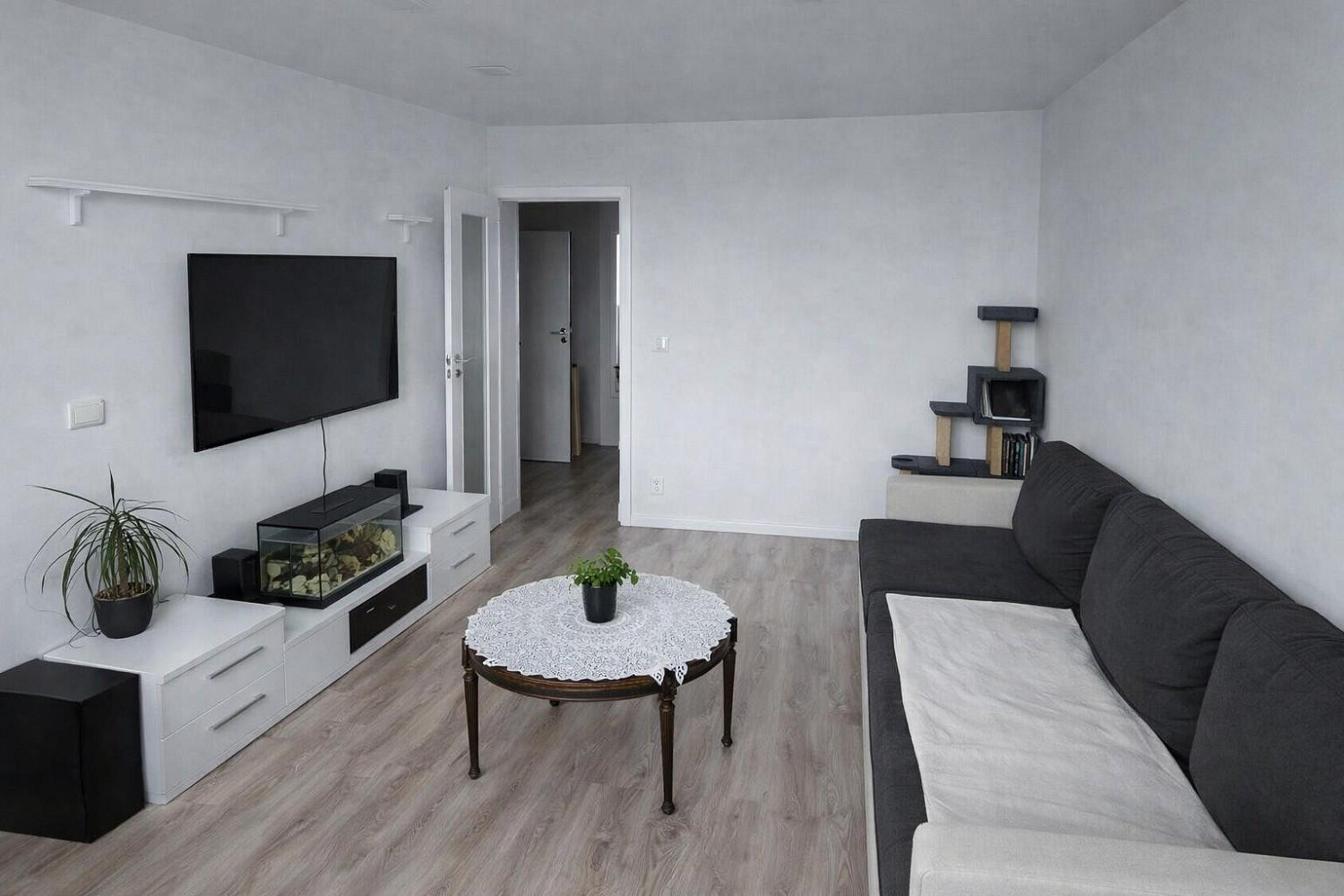 Pronájem bytu 3+1 56 m² — photo 2