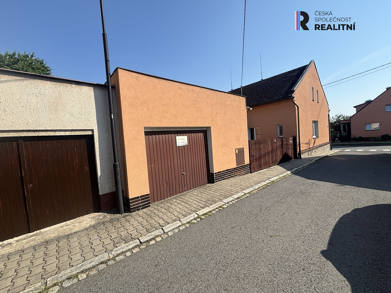 Prodej domu 235 m² s pozemkem 444 m² – fotografie 2