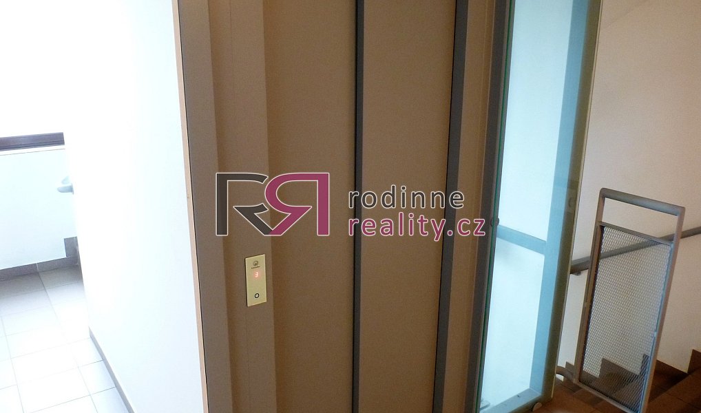 Pronájem bytu 1+kk 24 m², Praha – náhled fotky 11