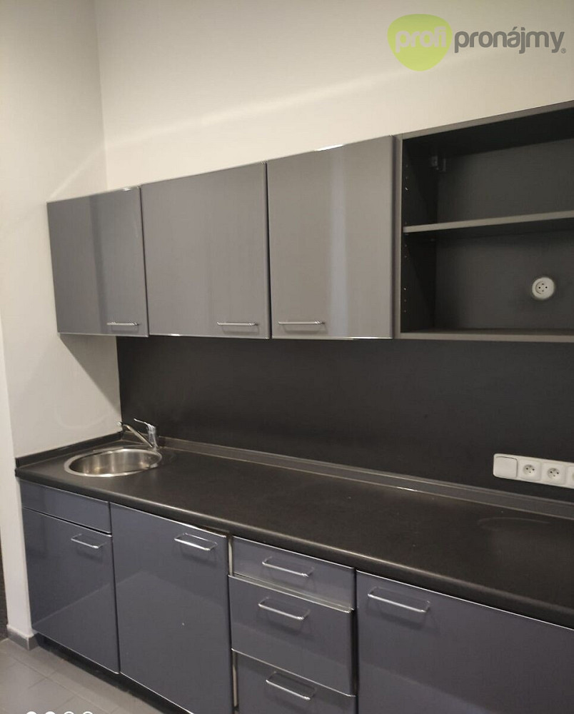 Pronájem kanceláře 171 m² – další