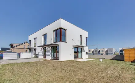 Pronájem domu 137 m² s pozemkem 370 m², U Zimoviště, Praha 9 - Horní Počernice