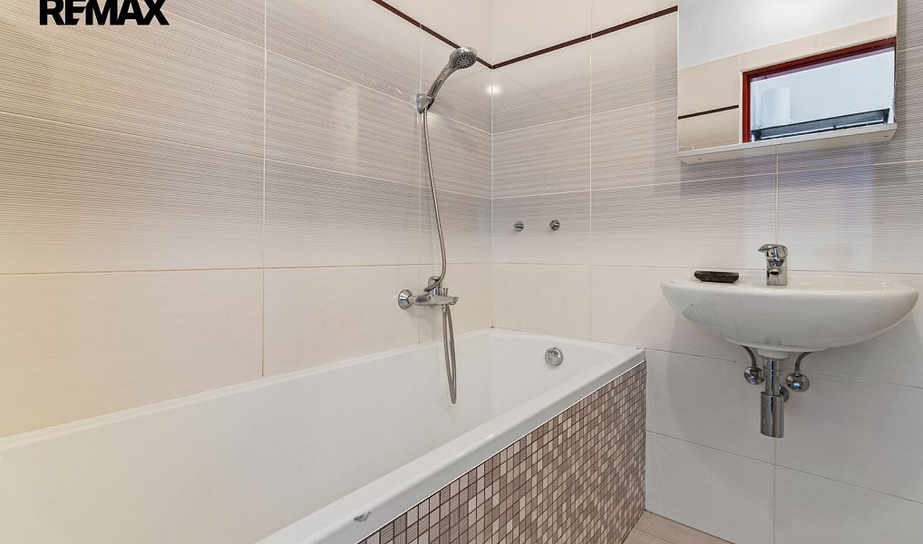 Prodej bytu 1+1 45 m², Praha – náhled fotky 6