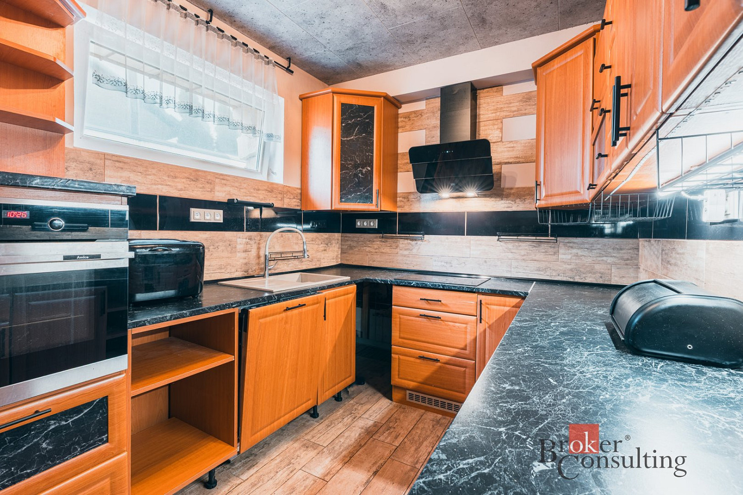 Prodej domu 110 m² s pozemkem 2 595 m² — photo 2
